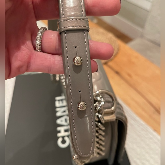 Chanel Lilac Iridescent Large Boy Bag - Picture 5 of 15